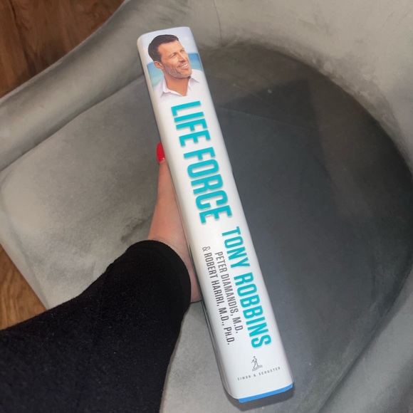 Tony Robbins Life Force hardcover book - Picture 2 of 3